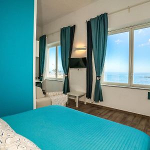 Marlove Sea View